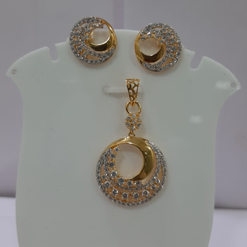 22K(916)Gold Ladies Fancy Diamond Pendent Set by Sneh Ornaments