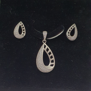 925 silver Dazzling Design pendant set by 