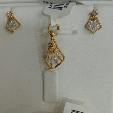 Real diamond pendant set by 
