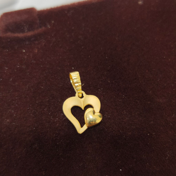 916 Gold Heart Shape Pendant by 