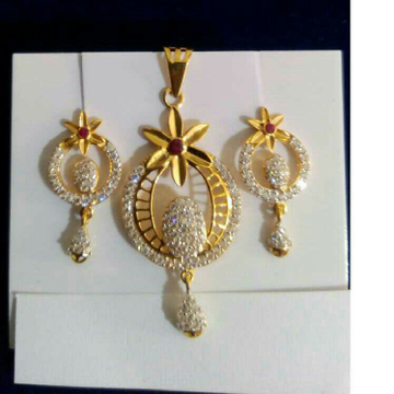 22Kt Gold Designer Earrings by Madhav Jewellers (TankaraWala)