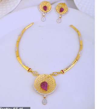 GOLD NECKLACE SET by 