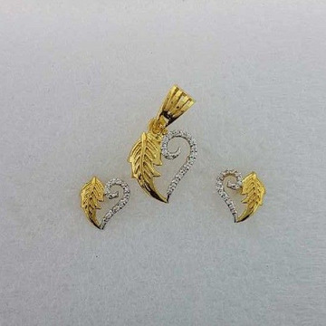 22KT Yellow Gold Ladies Casting Fancy Pendant Set by 