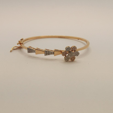 18K Gold Flower Design Bracelet by 