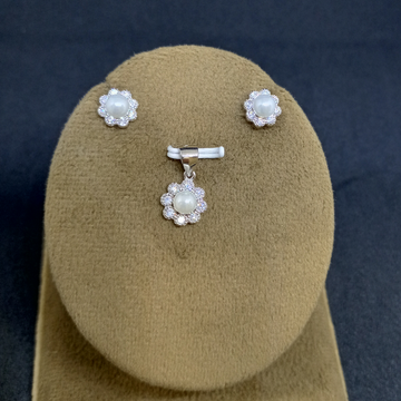 925 Silver Flower Design Pendant Set by Ghunghru Jewellers