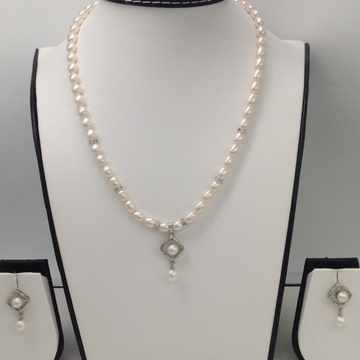 Freshwater pearls pendent set with oval pearls mala jps0076