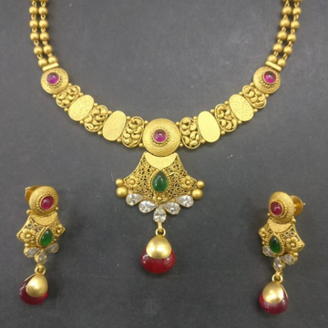 916 Gold jadtar Bridal Necklace Set by Kundan