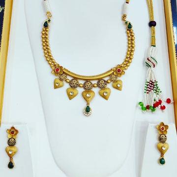916 22 carat  antique set by Parshwa Jewellers