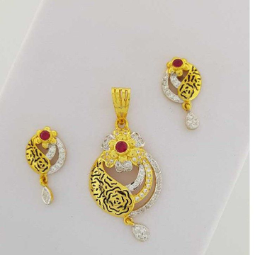 22KT Yellow Gold Ladies Casting Pendant Set by 