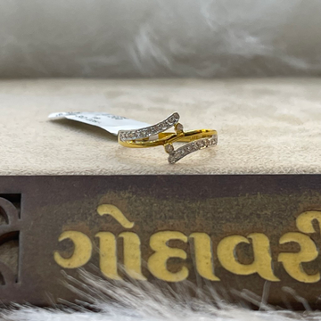 916/22k gold girl's classic ring by Shree Godavari Gold Palace