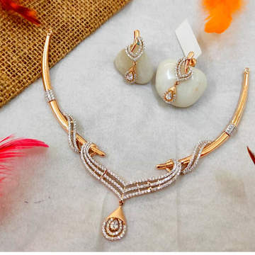 Elegant and modern 18 kt rose gold necklace set