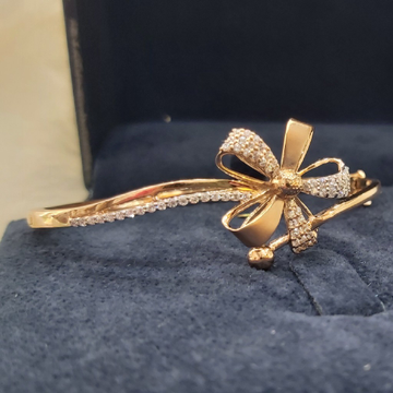 18kt classic bracelet by Shree Godavari Gold Palace