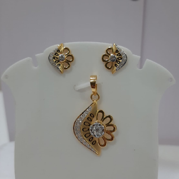 22k gold diamond khokha pendent set by Sneh Ornaments