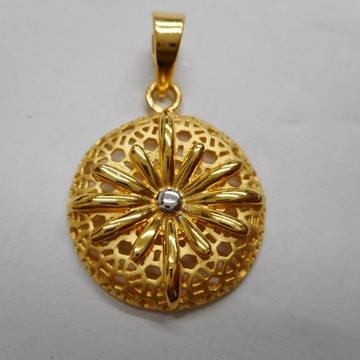22 kt gold pendant by Aaj Gold Palace