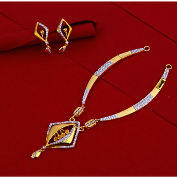 916  Gold CZ  Hallmark Classic Ladies Necklace Set...