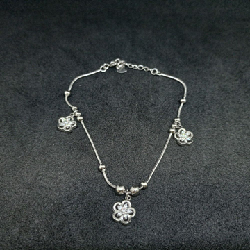 92.5 anklets diamond flower by Ghunghru Jewellers
