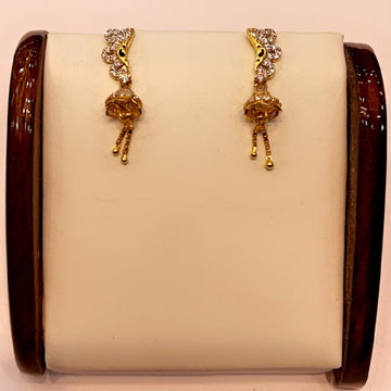 22k gold ladies classic earrings by Shree Godavari Gold Palace