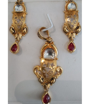 916 Hallmark Gold Classic Pendant Set  by 