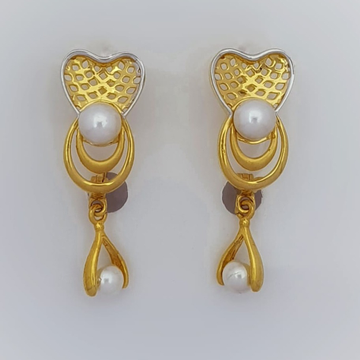 916 Gold Dazzling Pearl Earring  by Madhav Jewellers (TankaraWala)