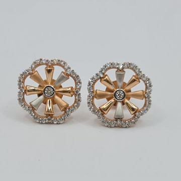 18k Gold hallmark Earrings by Sangam Jewellers