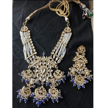 916 Gold Antique kundan with bule hanging Necklace...