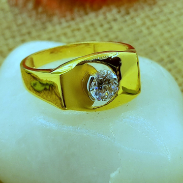916 gold elegant solitaire gents ring