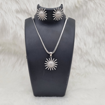 Silver Flower Pendant Set