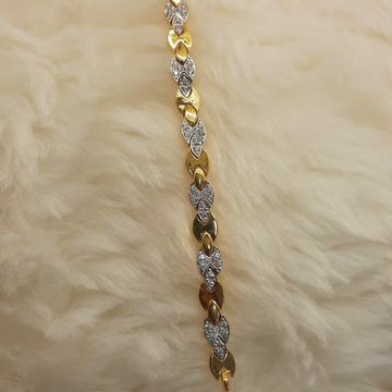 22kt Gold Fancy Lucky by 