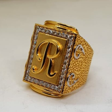 916 Gold Fancy Gent's "R" Letter Ring