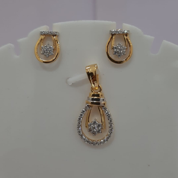 916 gold and diamond exquisite pendent set by Sneh Ornaments