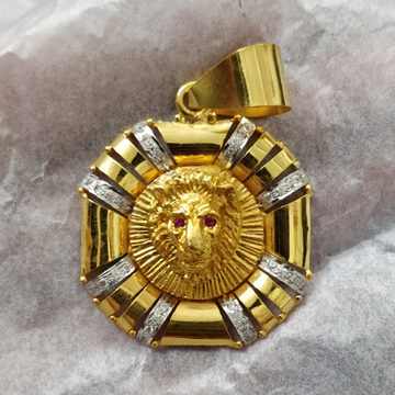 916 gold lion face pendant