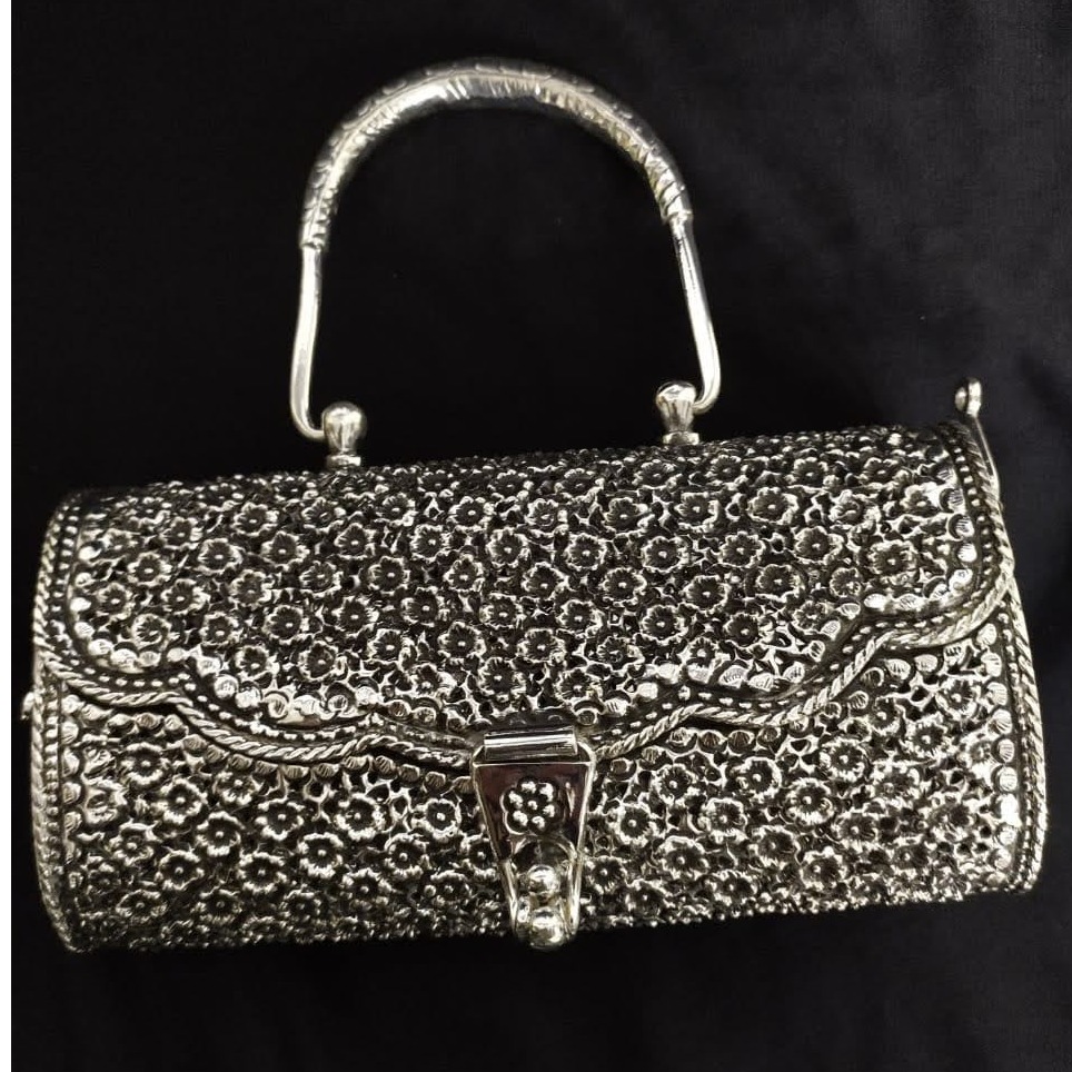 Buy quality 925 pure silver ladies purse with handle in fine nakashii  pO-164-01 in New Delhi