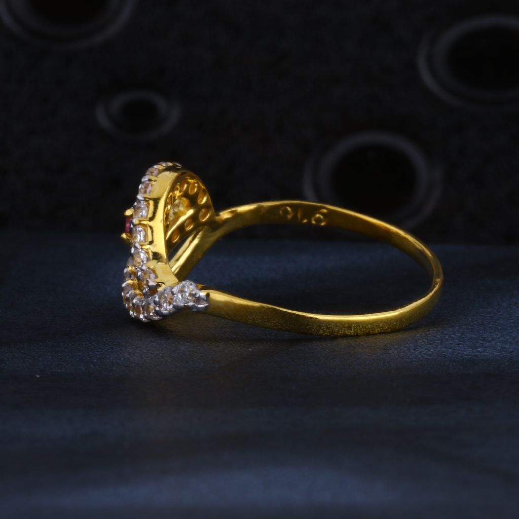 Buy quality 22CT Gold Hallmark Gorgeous Ladies Ring LR1559 in Ahmedabad