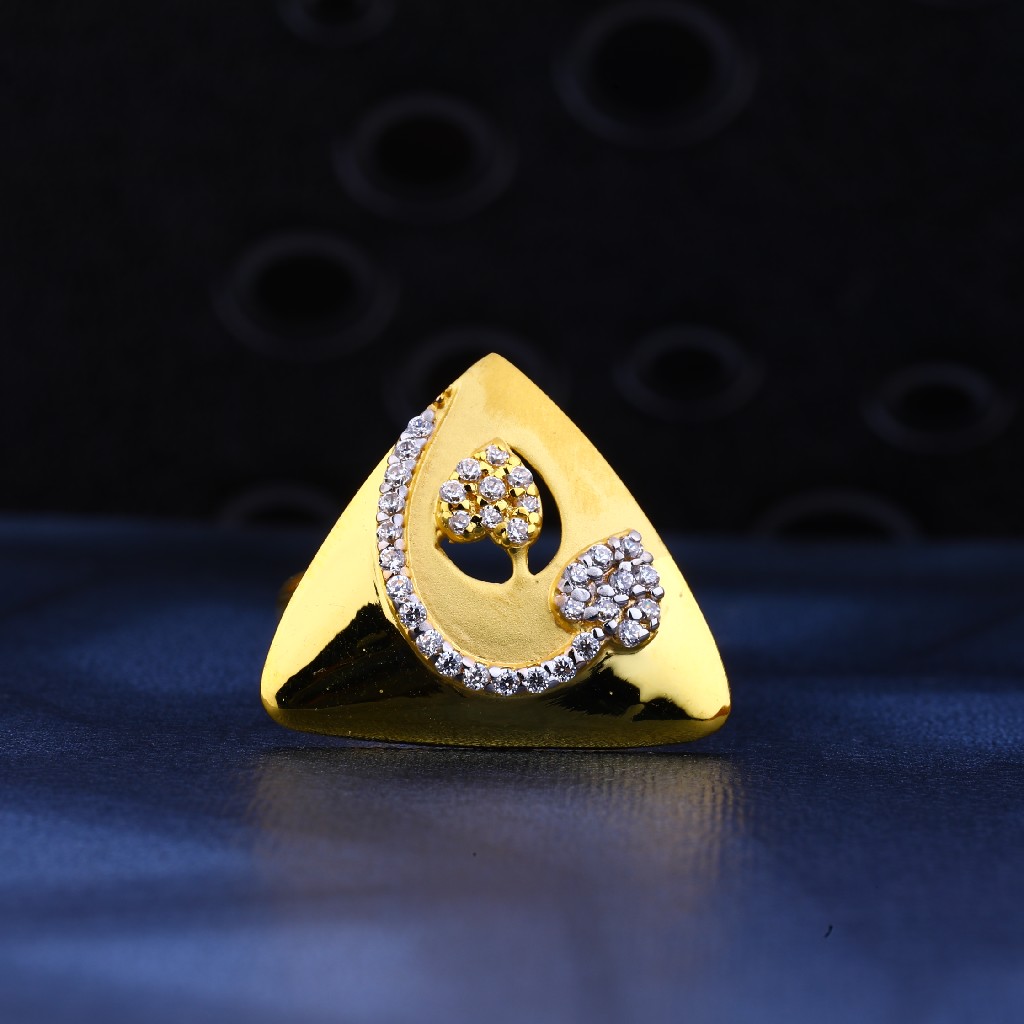 22kt Gold Triangle shape ring LR41