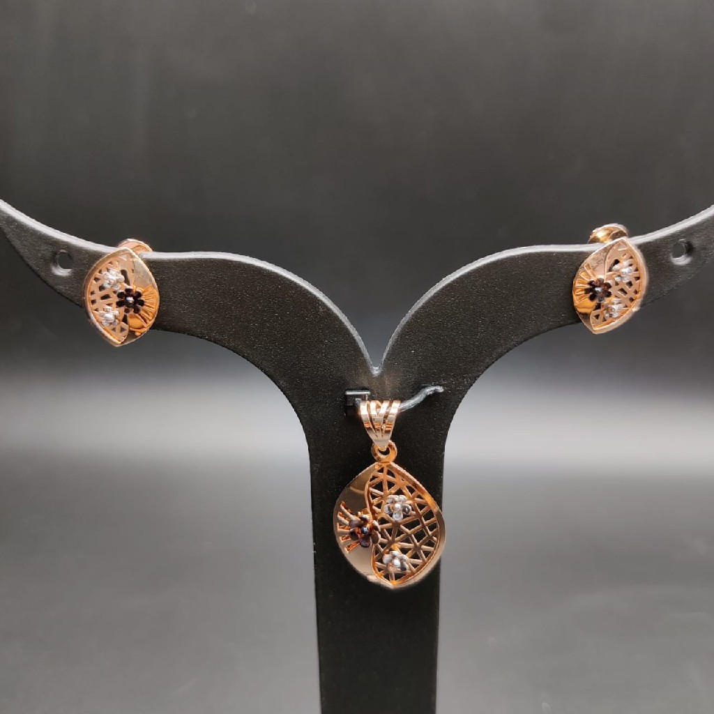 18ct premium pendant set