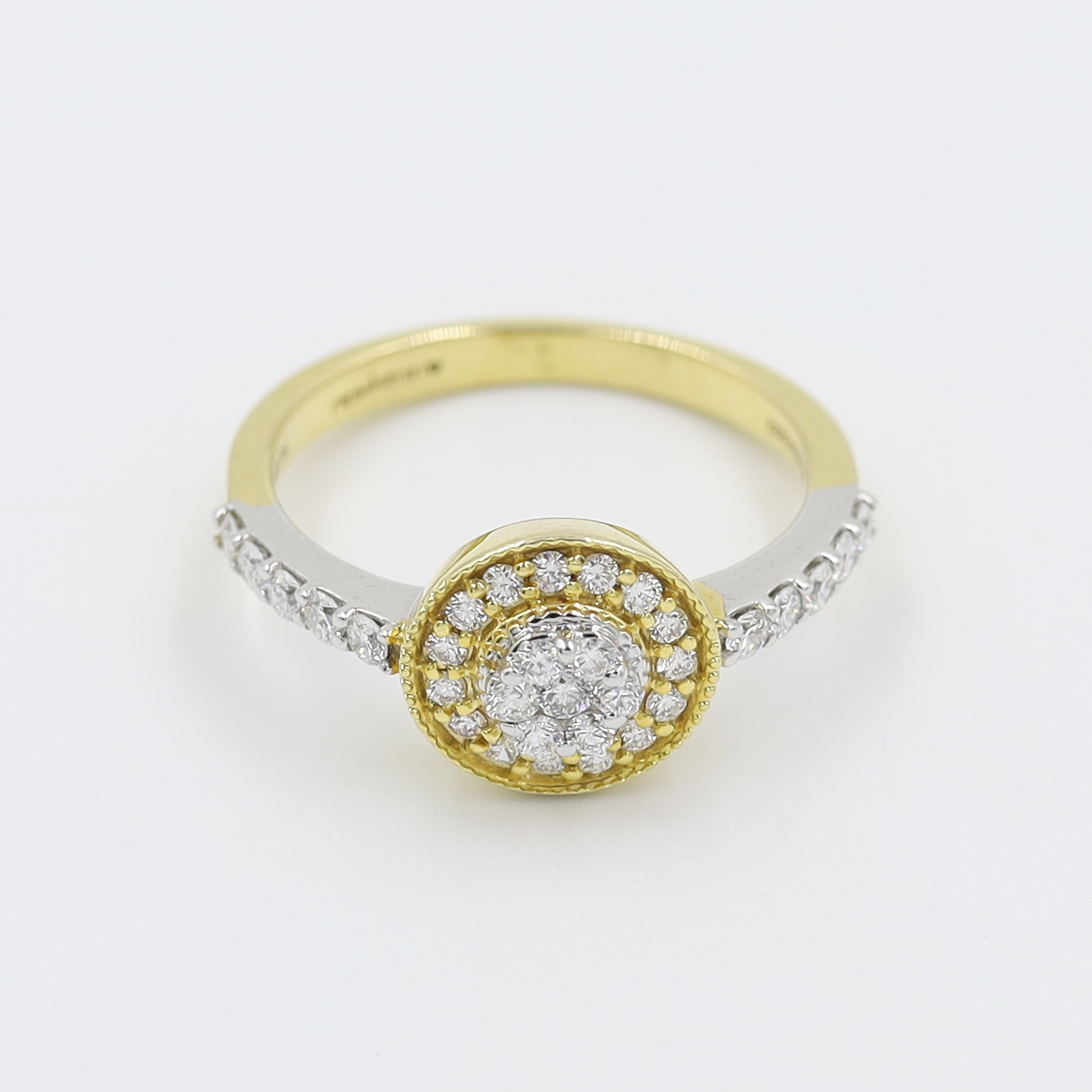 14Kt Yellow Gold Ring With Pressure Setting Diamons On Top
