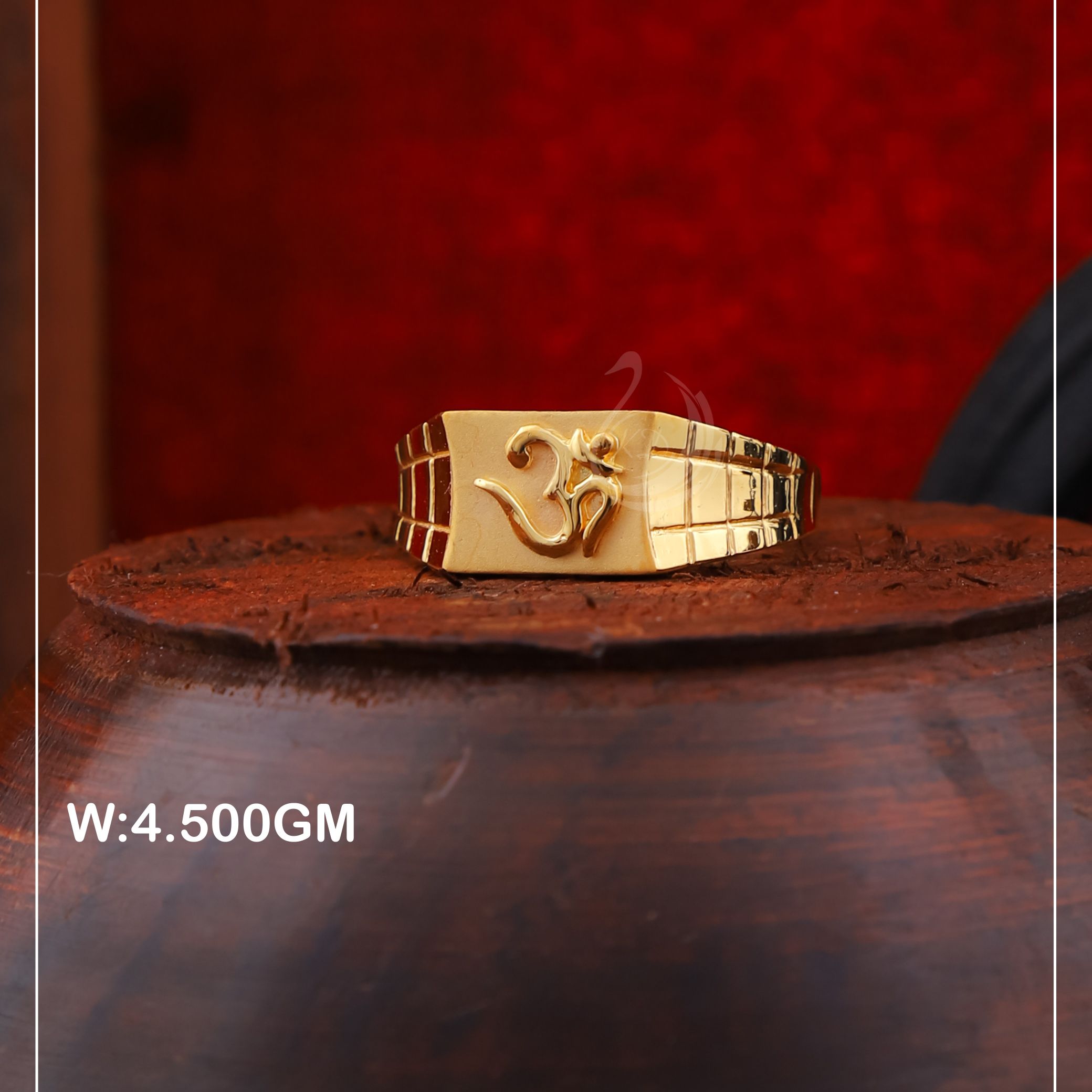 916 Gold Fancy Om Ring PJR04
