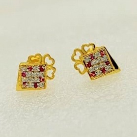 Adorable design flower pattern 22 kt gold earrings