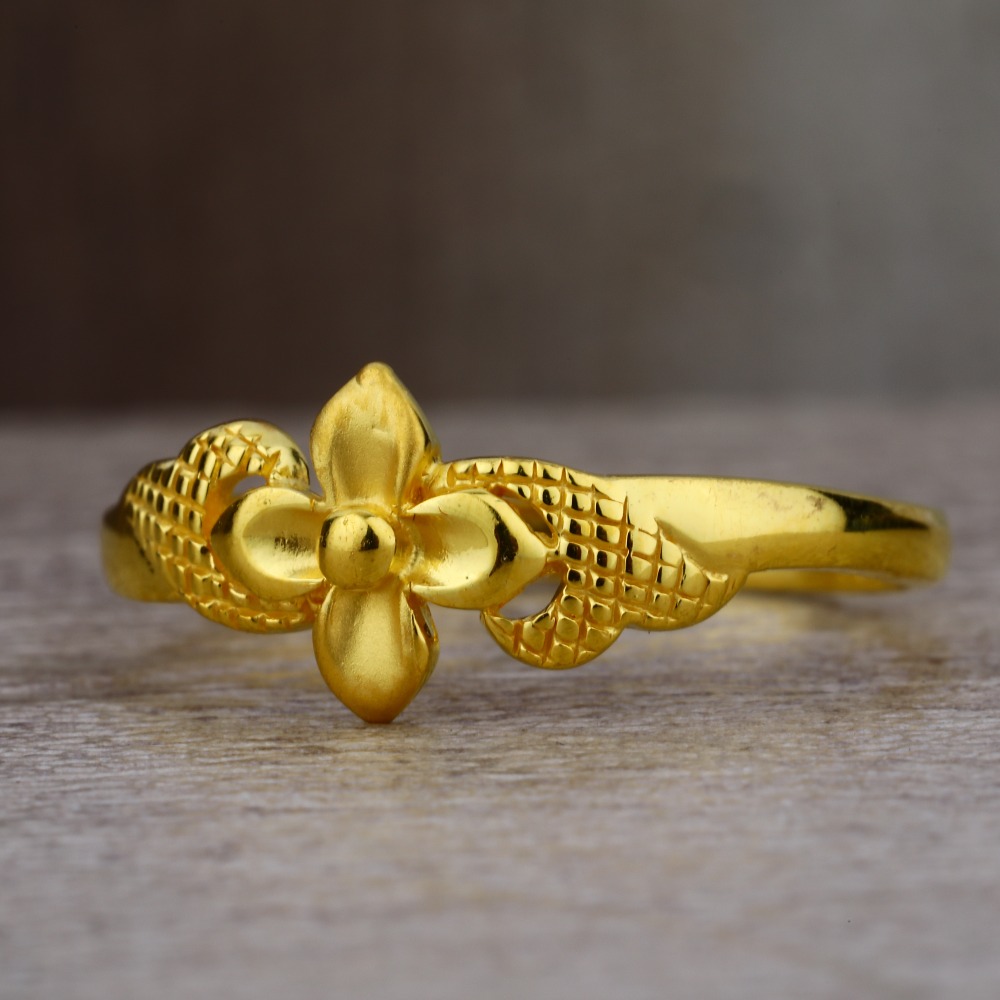 Buy quality Ladies 22K Gold Flower Design Plain Ring -LPR34 in ...
