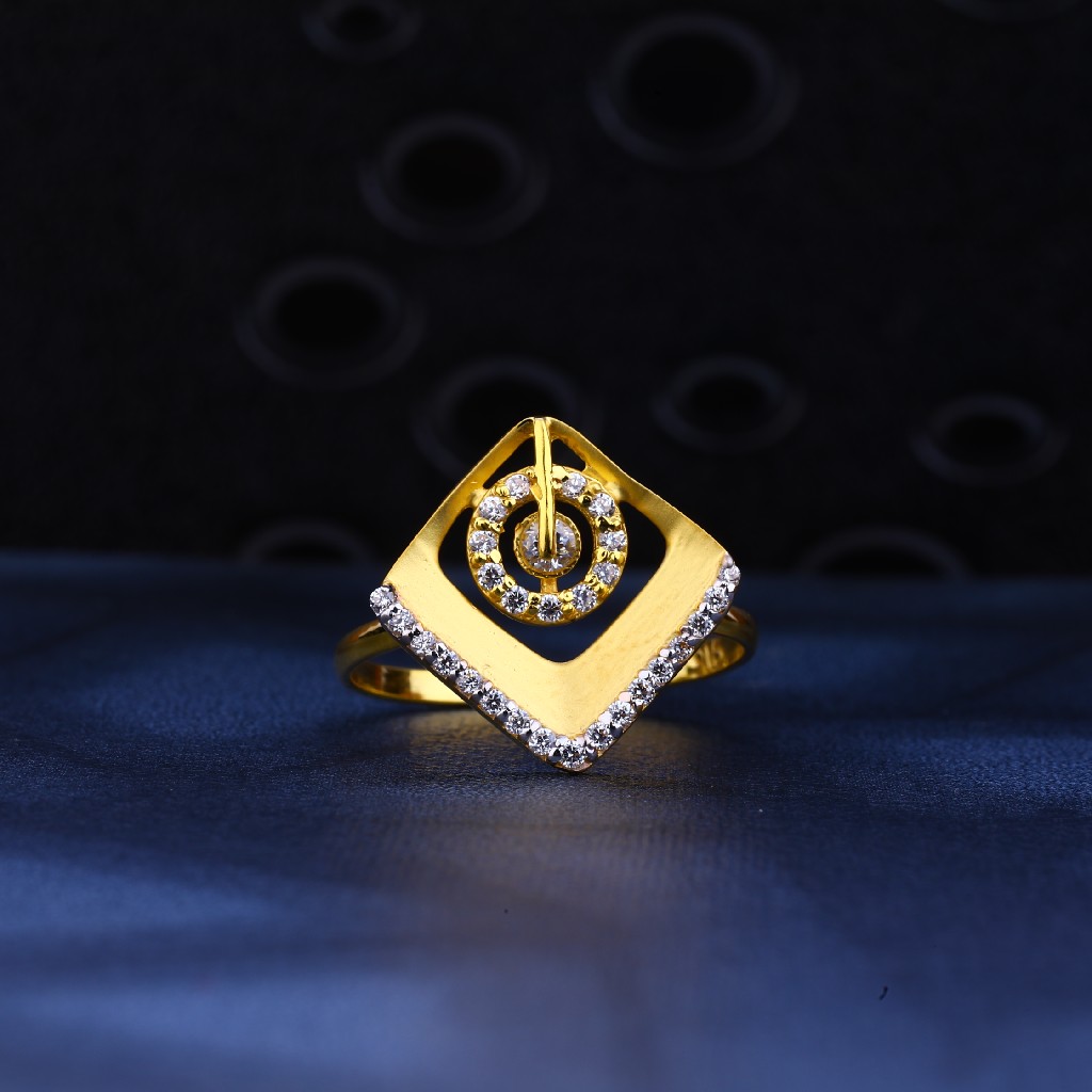 916 Gold Cz Designer Ring LR60