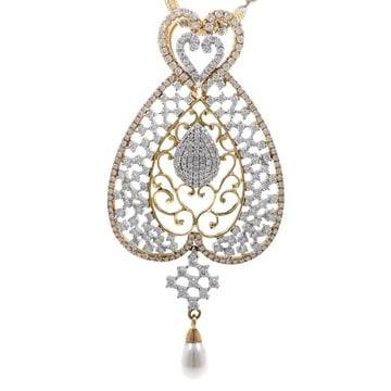 Cocktail style diamond pendant in 18k yellow gold