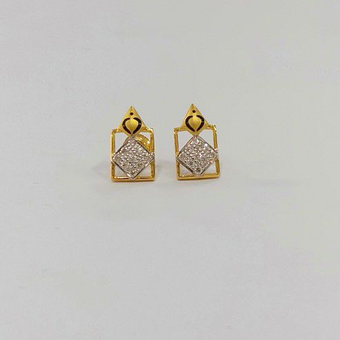 Gold Beautiful earrings