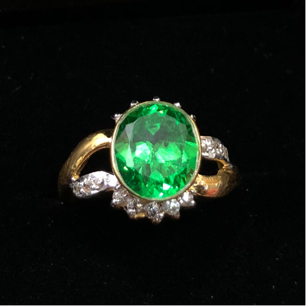 916 Gold Fancy Green Stone Ladies Ring