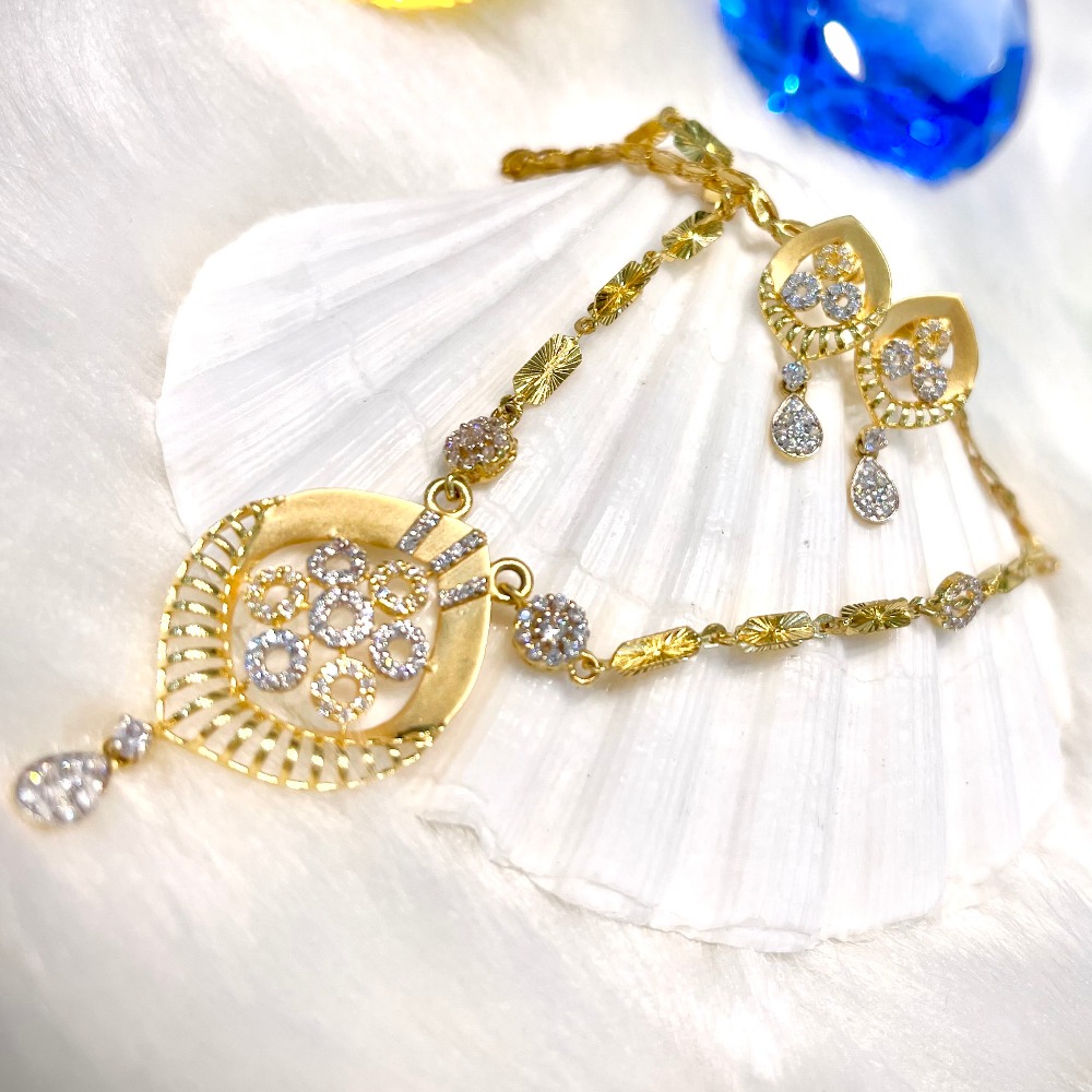 916 gold Diamond Hallmark Classic Necklace Set 