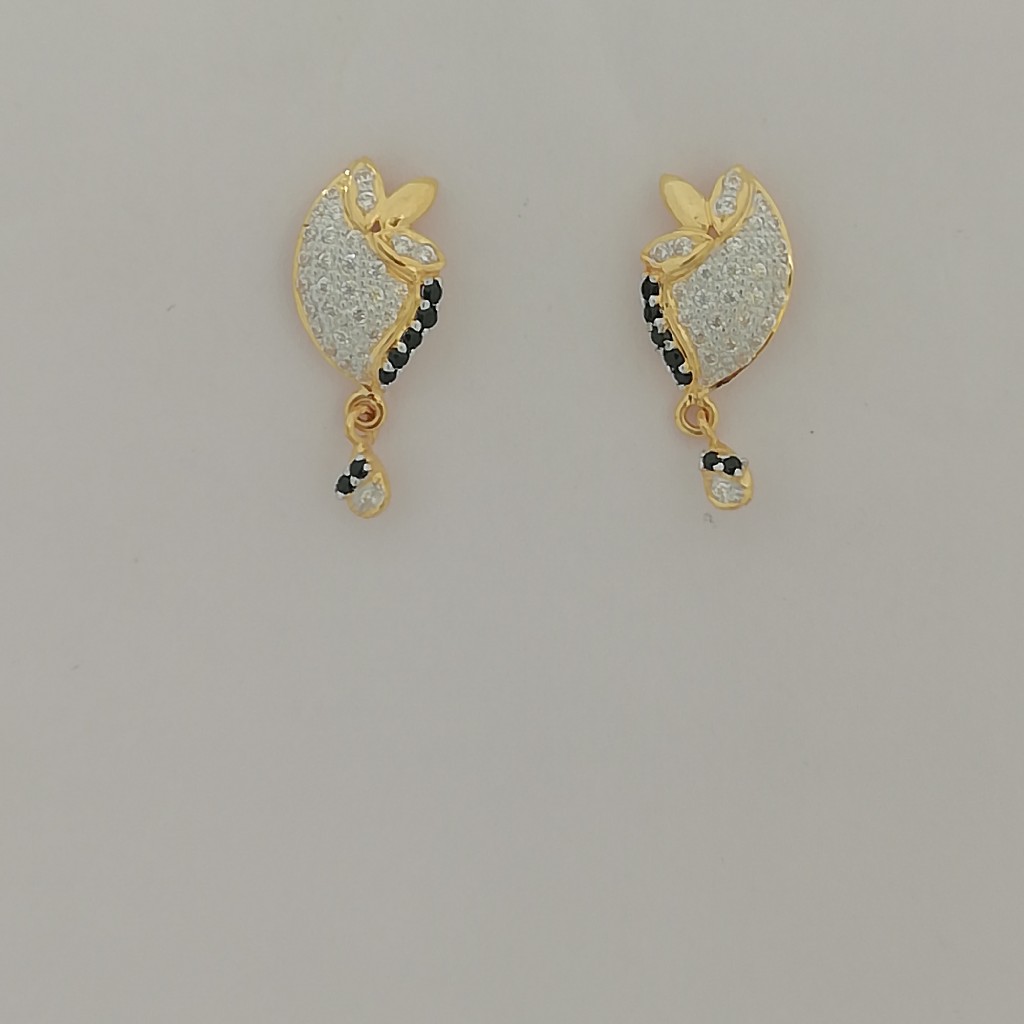 916 gold fancy black stone earrings