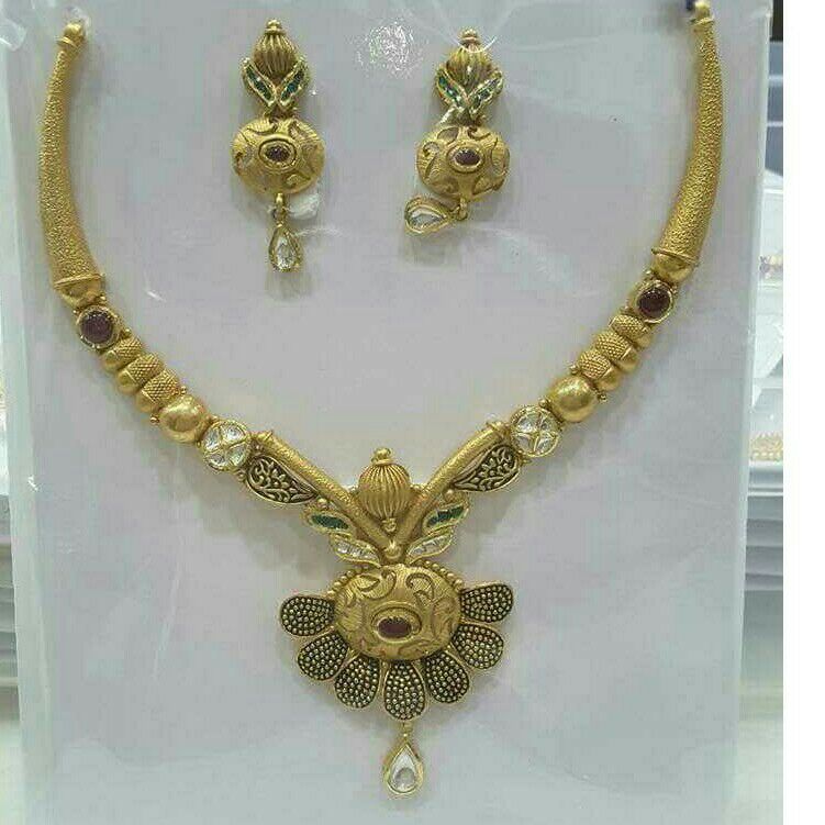 22K / 916 Gold Yellow Ladies Antique Jadtar Necklace Set