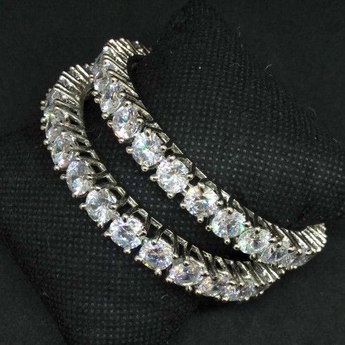 Ad diamond designed forming bangle