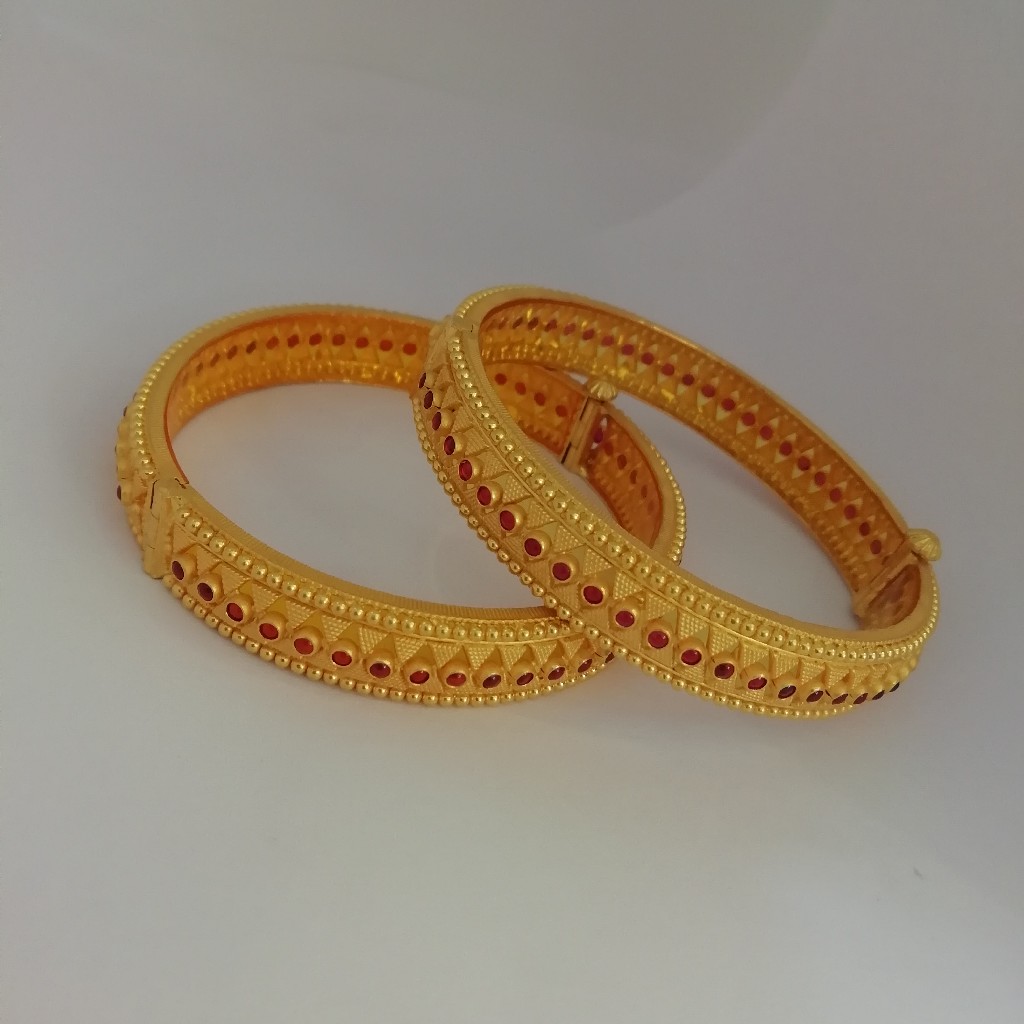916 gold yellow antique bangles