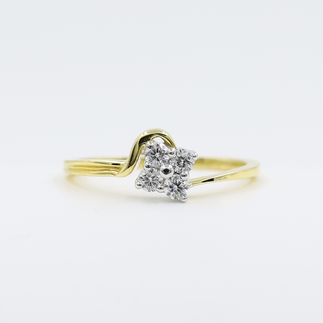 14Kt Yellow Gold Fansy Delicate Ring For Women