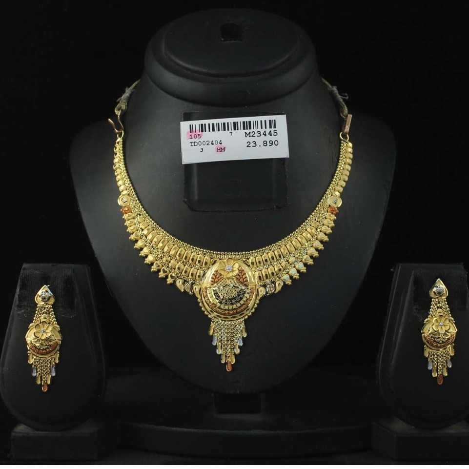 22Kt Gold Kalkatti Necklace Set